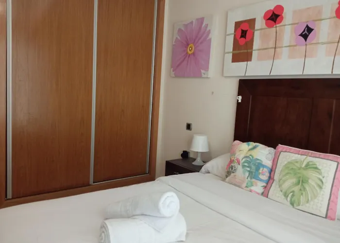 Veneziola Dreams, Feel Like *