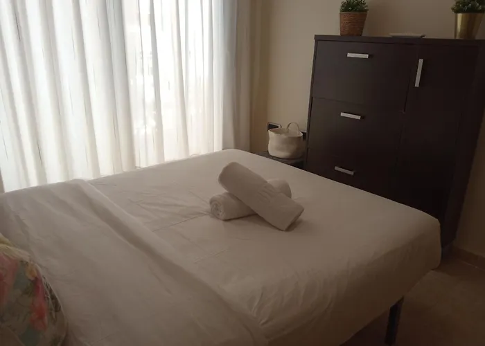 Veneziola Dreams, Feel Like *