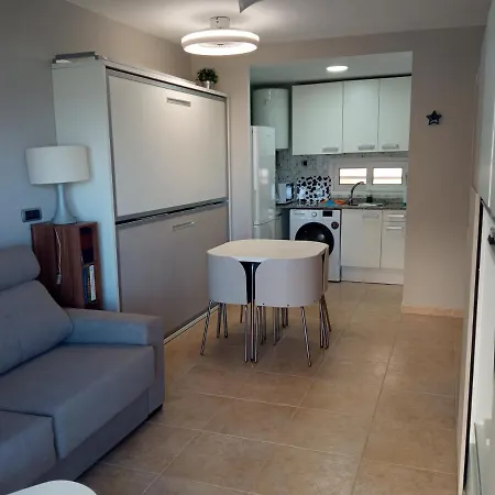 Veneziola Dreams, Feel Like Apartamento *