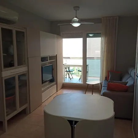 Veneziola Dreams, Feel Like Apartamento *