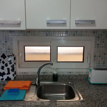 Veneziola Dreams, Feel Like *