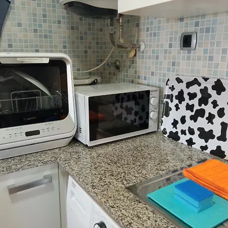 Veneziola Dreams, Feel Like Apartamento