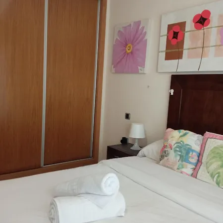 Veneziola Dreams, Feel Like *