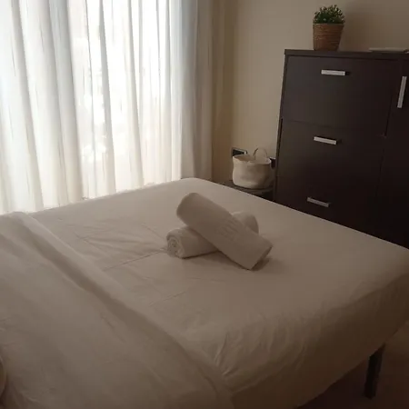 Veneziola Dreams, Feel Like *