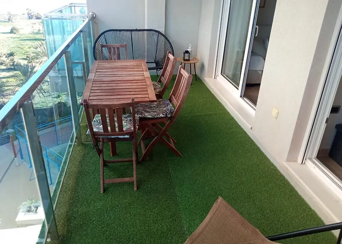 Veneziola Dreams, Feel Like Διαμέρισμα