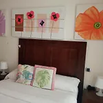 Veneziola Dreams, Feel Like Apartment