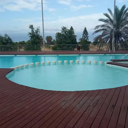 Veneziola Dreams, Feel Like شقة لا مانغا ذيل مار مينور